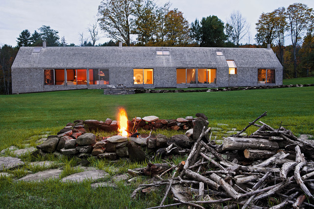 Modern Woodstock Farm House in Vermont by Rick Joy Architects
